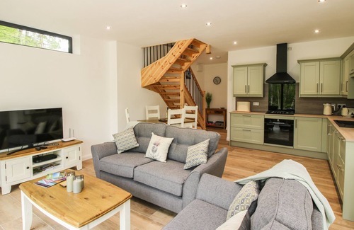 Newcastle-on-Clun Cottage | THE LARCHES, pet friendly, with open fire in Clun