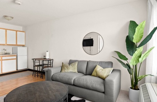 Paradise Apartment | The Lassen | Spacious & Private 1bdrm in Paradise