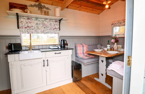 Rugeley Cottage | The Lazy Mare by The Water