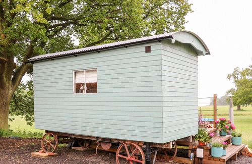 Rugeley Cottage | The Lazy Mare by The Water