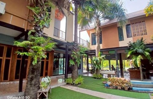 Mittaphap House | The Leaf Pool Villa Resort