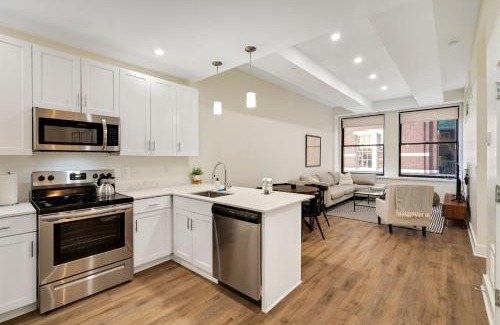 Center City East Apartment | The Ledger Residences by Sosuite - Old City