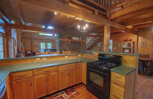 Wayland Cabin | The Legacy Luxury Cabin- Lake Milton Sleeps 21, Hot Tub- 399 a night if 4 booked