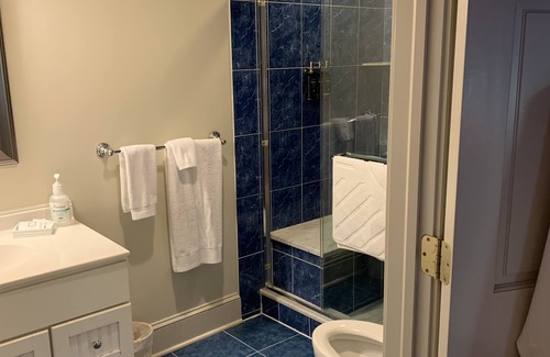 Burlington Bed & Breakfast | The Lily Inn