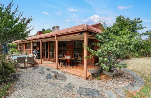 Mansfield House | The Link Mansfield - Sleeps 11