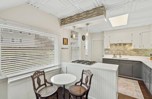 Oswego House | The Linsley House/Historic, Modern, Near Downtown, Free Wifi