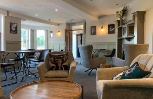 Llansantffraid-ym-Mechain Hotel | The Lion Hotel