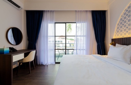Malacca City Hotel | The Lisbon Melaka, Trademark Collection by Wyndham