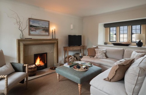 Lower Slaughter House | The Little Barn