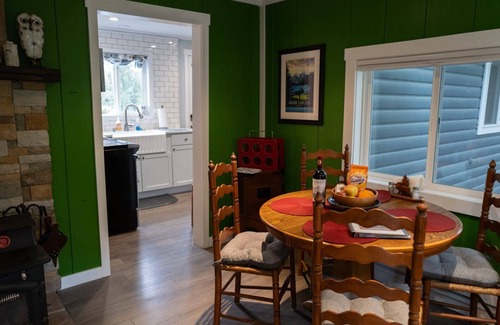 Grand Lake Cabin | The Little Blue Moose Hideaway - Pet Friendly Secluded Cabin -10 min to RMNP