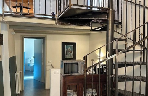 Ravenna House | The Little House in the Circle