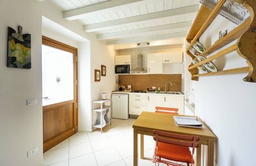 Lonato del Garda House | The Little House in the Citadel - Mini-home in quiet neighborhood in historic center