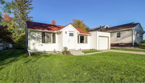 Fergus Falls House | The Little House of Fergus Falls