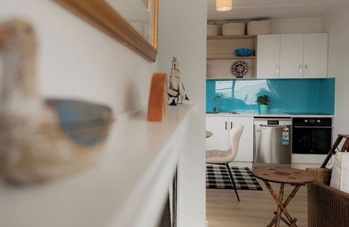St Helens Apartment | The Little Pearl - Front row at Beauty Bay