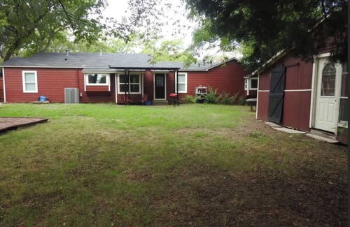 Grapevine House | The Little Red House