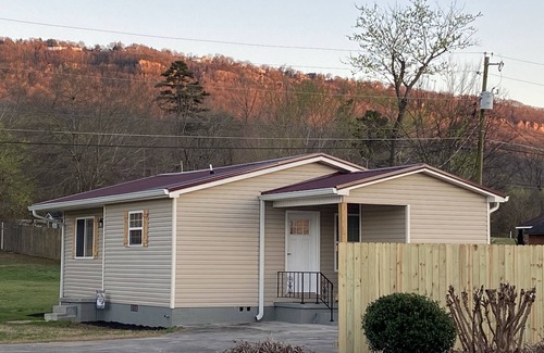 Lookout Valley Neighborhood Association House | The Little Tennessee Retreat