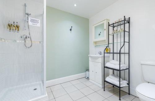 Penkridge Hotel | The Littleton Arms