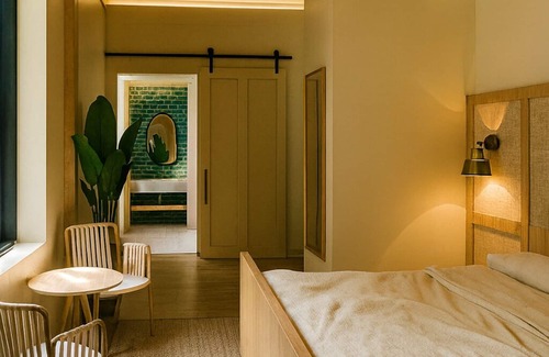 Tarpon Springs Hotel | The Livery Guesthouse