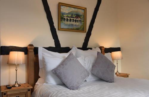 Builth Wells Hotel | The Llanelwedd Arms Hotel