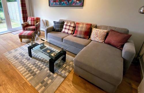Restalrig Apartment | The Lochend Residence
