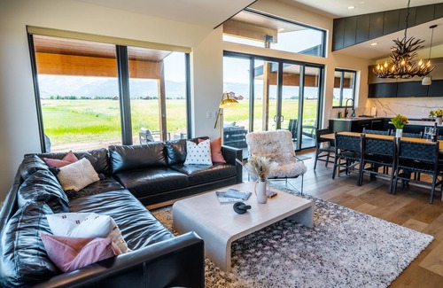 Driggs House | The Lodge at Canyon Loop, a Modern Mountain Home in the Heart of Teton Valley