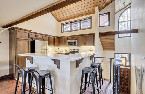 Deer Valley Condo | The Lodge at Ridgepoint-Ski Out Access to Deer Valley Slopes!Walk to Silver Lake