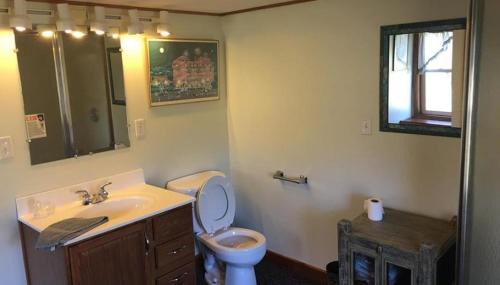 Genoa House | The Lodge - Chestnut Log Cabin & Game Room