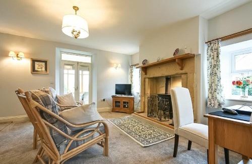 Elsdon House | The Lodge Elsdon