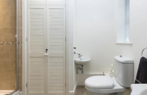 Selby House | The Lodge