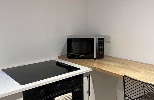 Cowes Cabin | The Lodge Hideaway - Studio Style, Simple Luxury