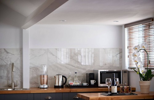 East Putney Hotel | The Lodge Hotel - Putney