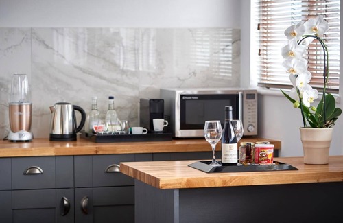 East Putney Hotel | The Lodge Hotel - Putney
