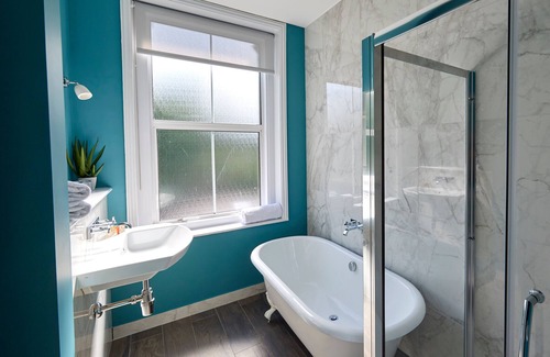 East Putney Hotel | The Lodge Hotel - Putney
