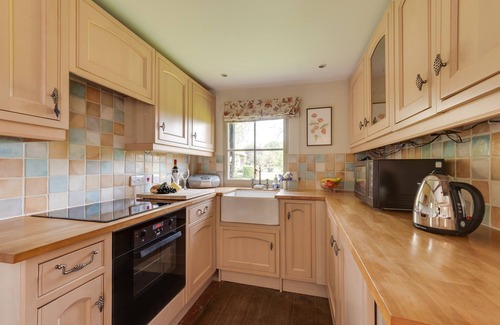 Wavehorne House | The Lodge - One Bedroom House, Sleeps 2