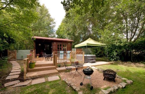 Maidstone House | The Lodge with hot tub