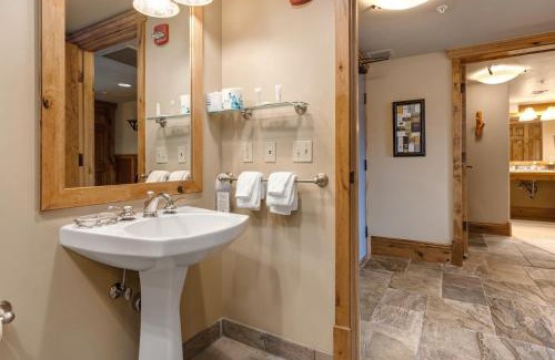 Deer Valley Apartment | The Lodges at Deer Valley AC 5323 and 5423