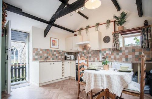 St. Florence Apartment | The Loft - 1 Bedroom Apartment - Saint Florence, Tenby