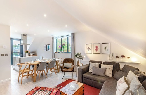 York Cottage | The Loft at St John's