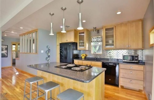 Coleman Apartment | The Loft at Stardust Mid-Century Retreat