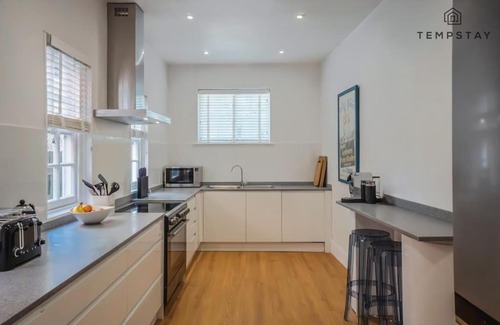 Windsor City Centre House | The Long Walk: 3Bed & Garden