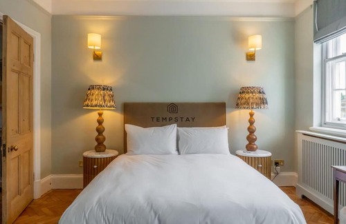 Windsor City Centre House | The Long Walk: 3Bed & Garden