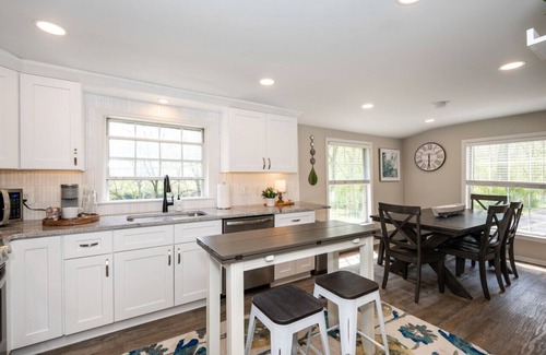 Loveland House | The Lookout, A River Retreat