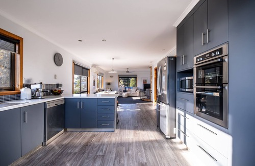 Coles Bay House | The Lookout