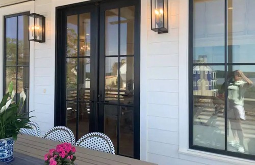 Eufaula House | The Lookout-Lake Front Beach House-Carlton Landing