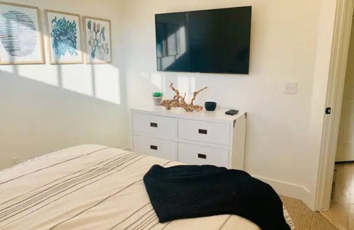 Eufaula House | The Lookout-Lake Front Beach House-Carlton Landing