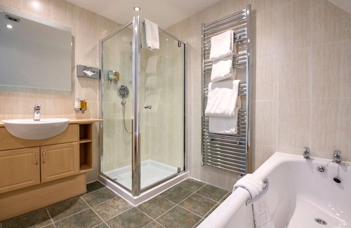 Fort Augustus Hotel | The Lovat, Loch Ness