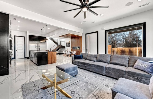 Downtown House | The Lux - MTB Trails - 1 mi from DT