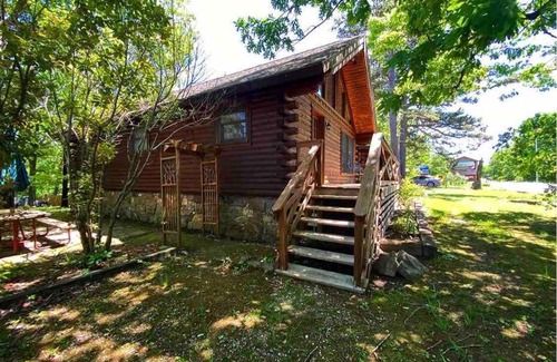 Eureka Springs Ski Chalet | The Luxury Suite at Bear Mountain