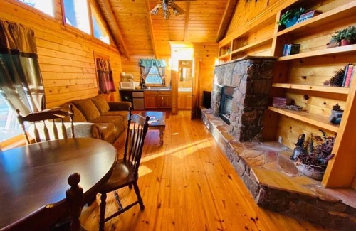 Eureka Springs Ski Chalet | The Luxury Suite at Bear Mountain