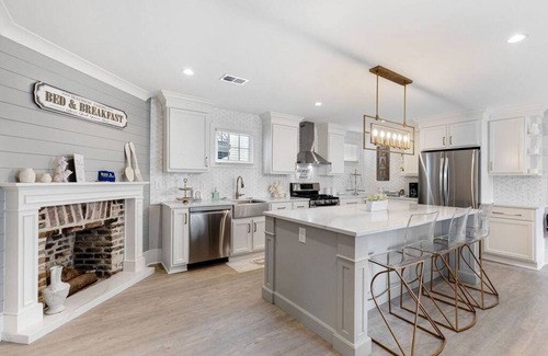 Westside House | The Madison Compound- Entire Charleston House & Suites w/Private Roof Top Deck